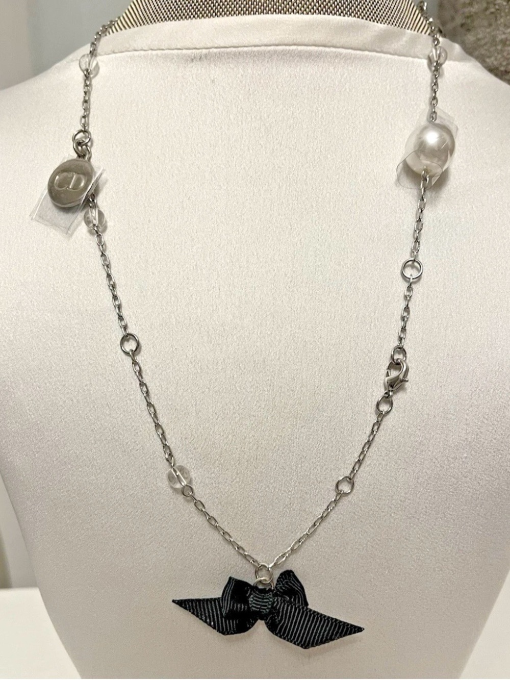 Christian Dior Beauty Charm Necklace SilverPearl Star NEW Authentic